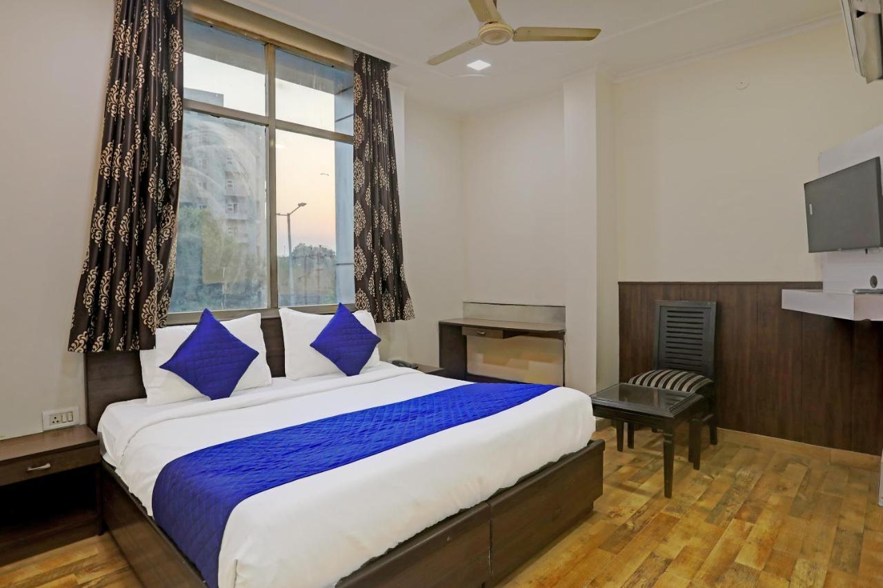 Hotel Grand Tushar - Ghaziabad Railway Station Eksteriør billede