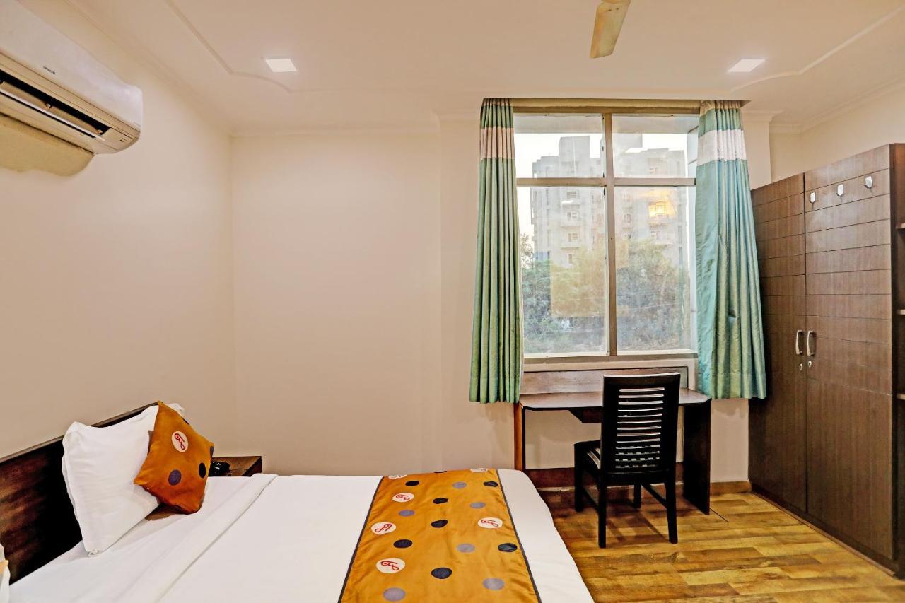 Hotel Grand Tushar - Ghaziabad Railway Station Eksteriør billede