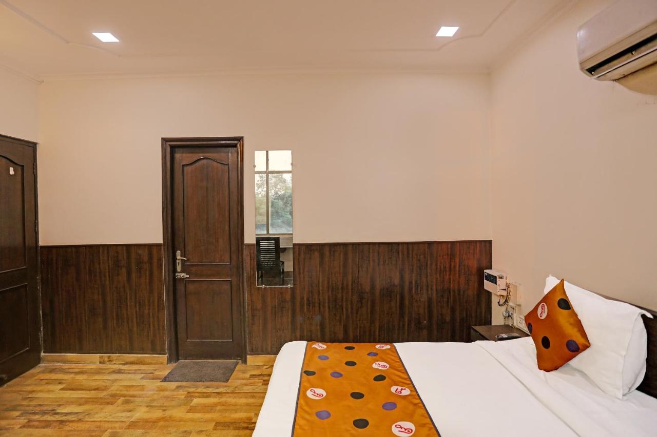 Hotel Grand Tushar - Ghaziabad Railway Station Eksteriør billede