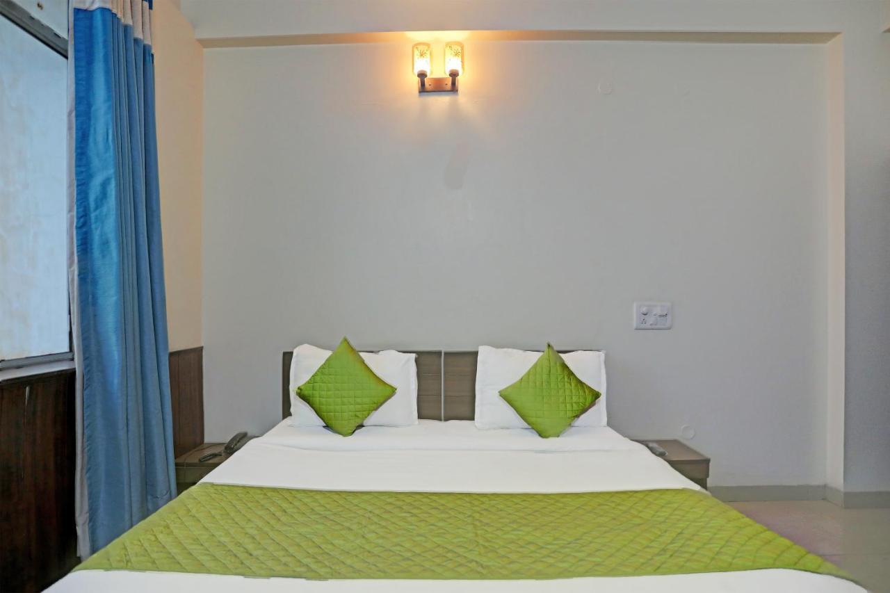 Hotel Grand Tushar - Ghaziabad Railway Station Eksteriør billede